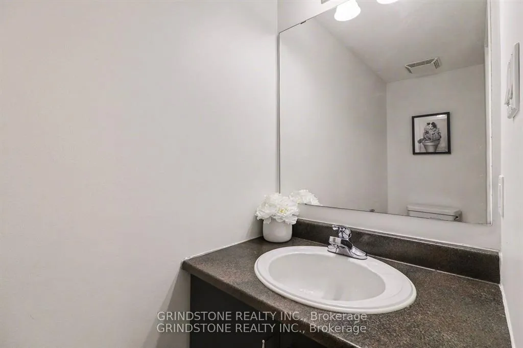 Photo 4 of 126 Songbird Private, Ottawa, Westcliffe Estates — HOMEH