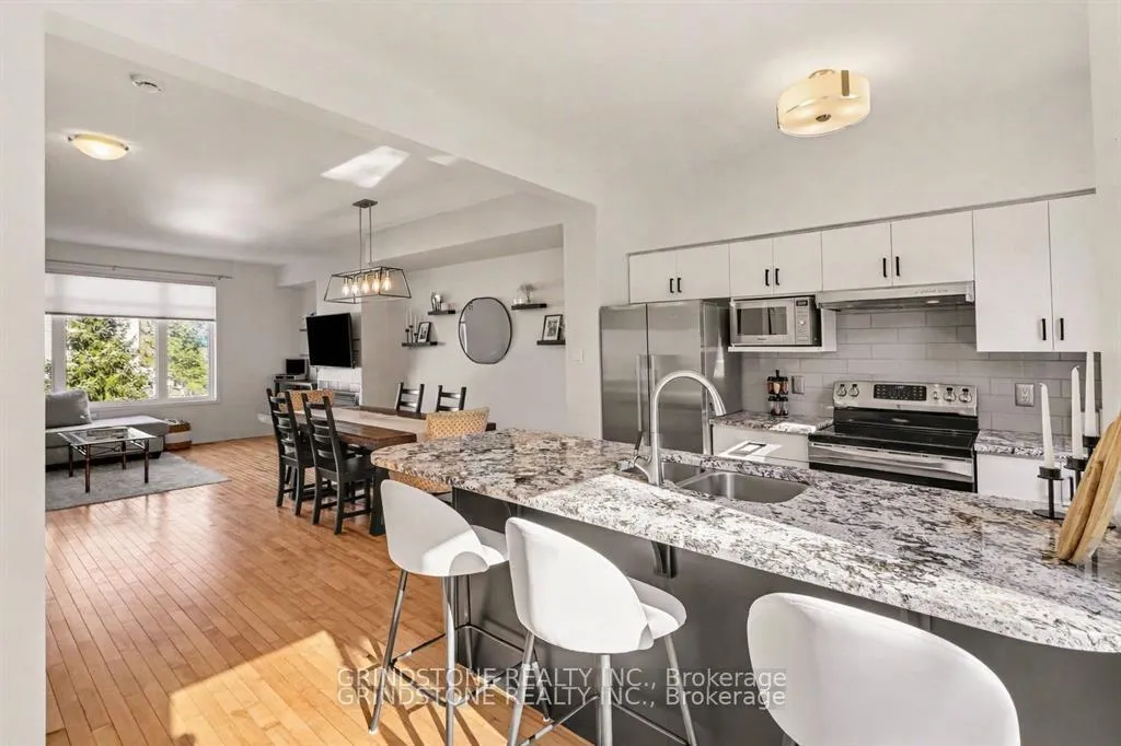 Photo 10 of 126 Songbird Private, Ottawa, Westcliffe Estates — HOMEH