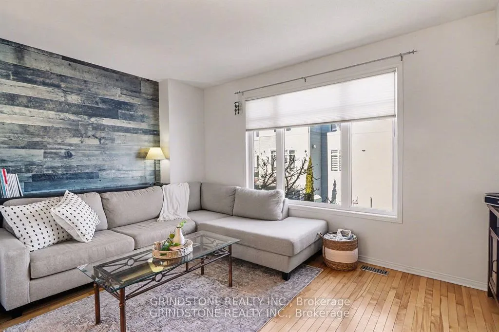 Photo 14 of 126 Songbird Private, Ottawa, Westcliffe Estates — HOMEH