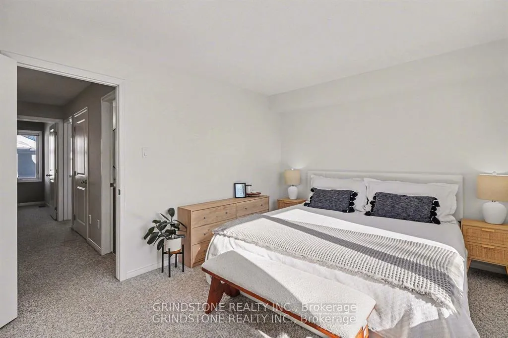 Photo 18 of 126 Songbird Private, Ottawa, Westcliffe Estates — HOMEH
