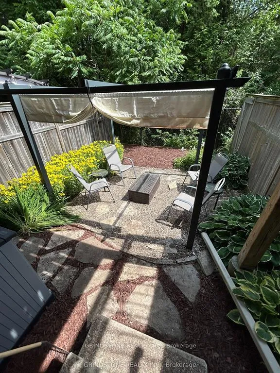 Photo 25 of 126 Songbird Private, Ottawa, Westcliffe Estates — HOMEH