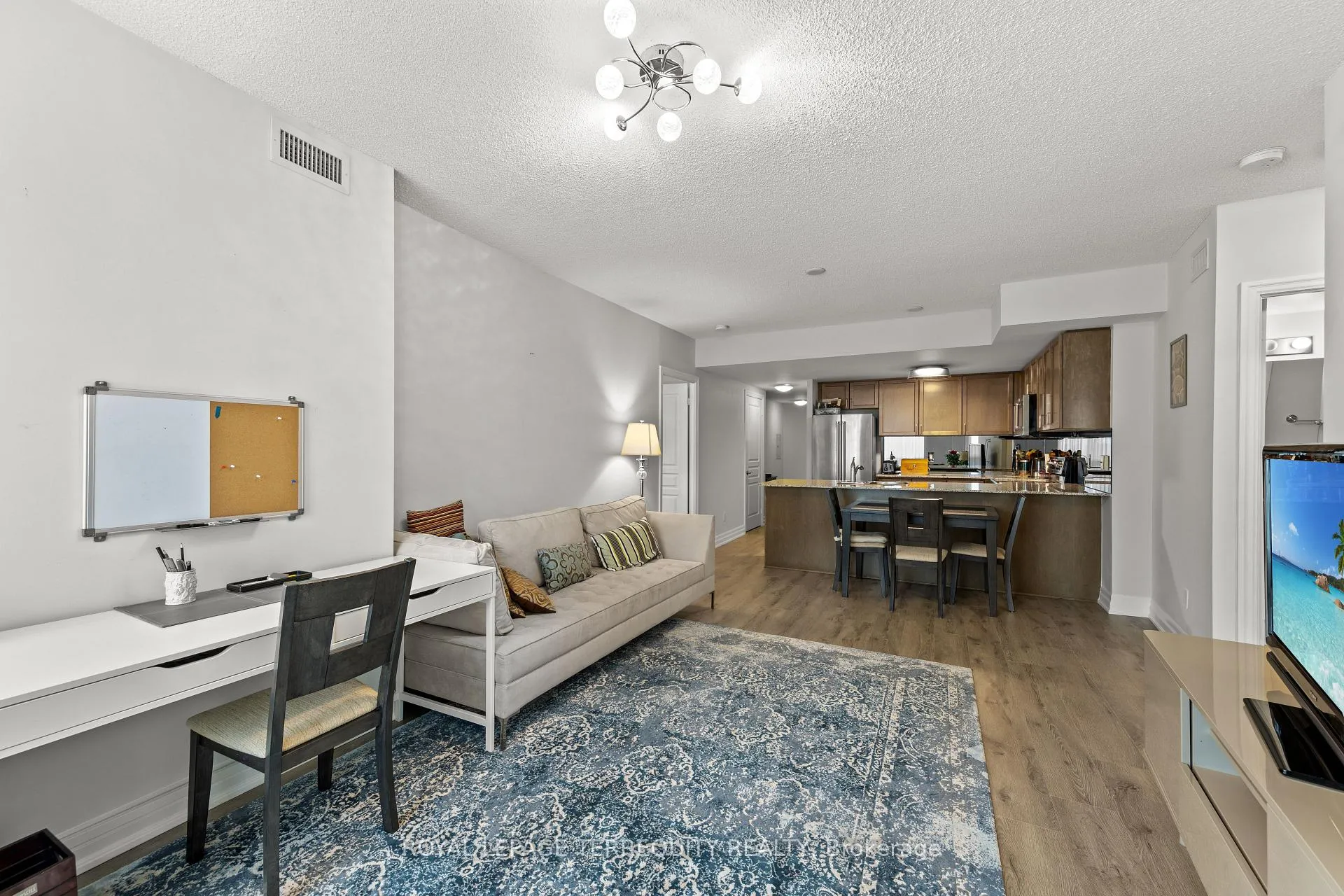 Photo 16 of Unit 1410, 8 Scollard Street, Toronto, The Annex — HOMEH