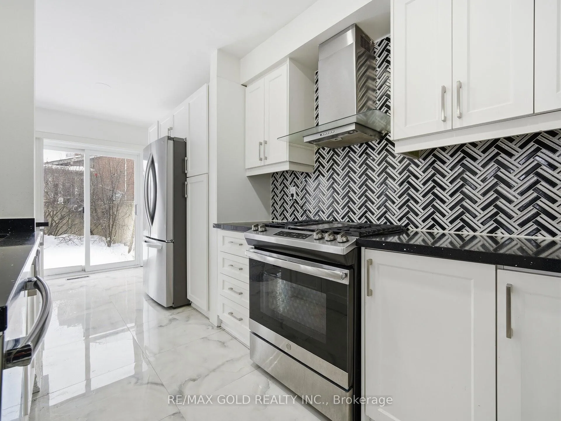 Photo 11 of 78 Passfield Trail, Brampton, Bram East — HOMEH