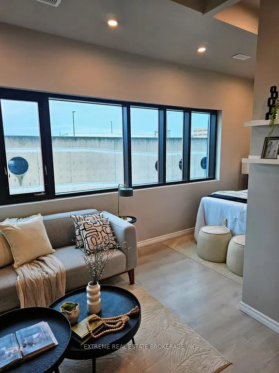 Photo 6 of Unit 402, 1 St. Paul Street, St. Catharines, Downtown — HOMEH