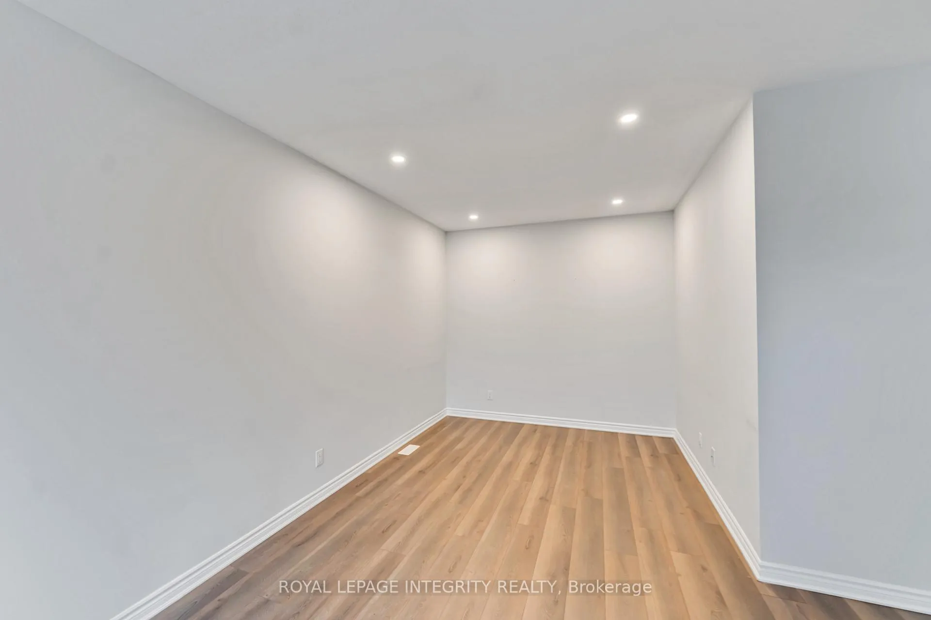 Photo 9 of 580 Catleaf Row, Ottawa, Avalon West — HOMEH