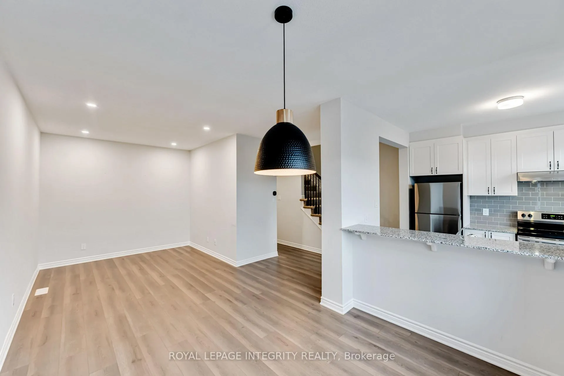 Photo 12 of 580 Catleaf Row, Ottawa, Avalon West — HOMEH