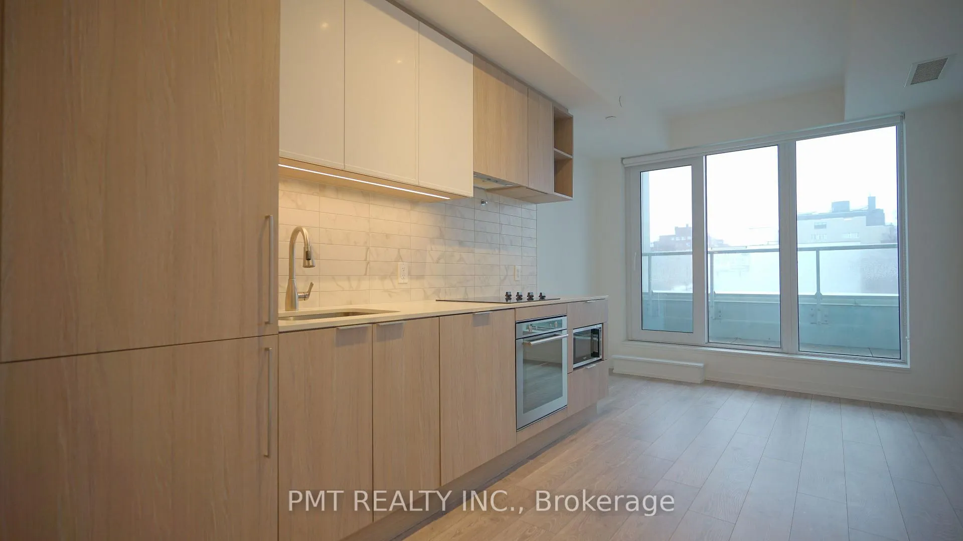 Photo 3 of Unit 631, 2020 Bathurst Street, Toronto, Humewood-Cedarvale — HOMEH