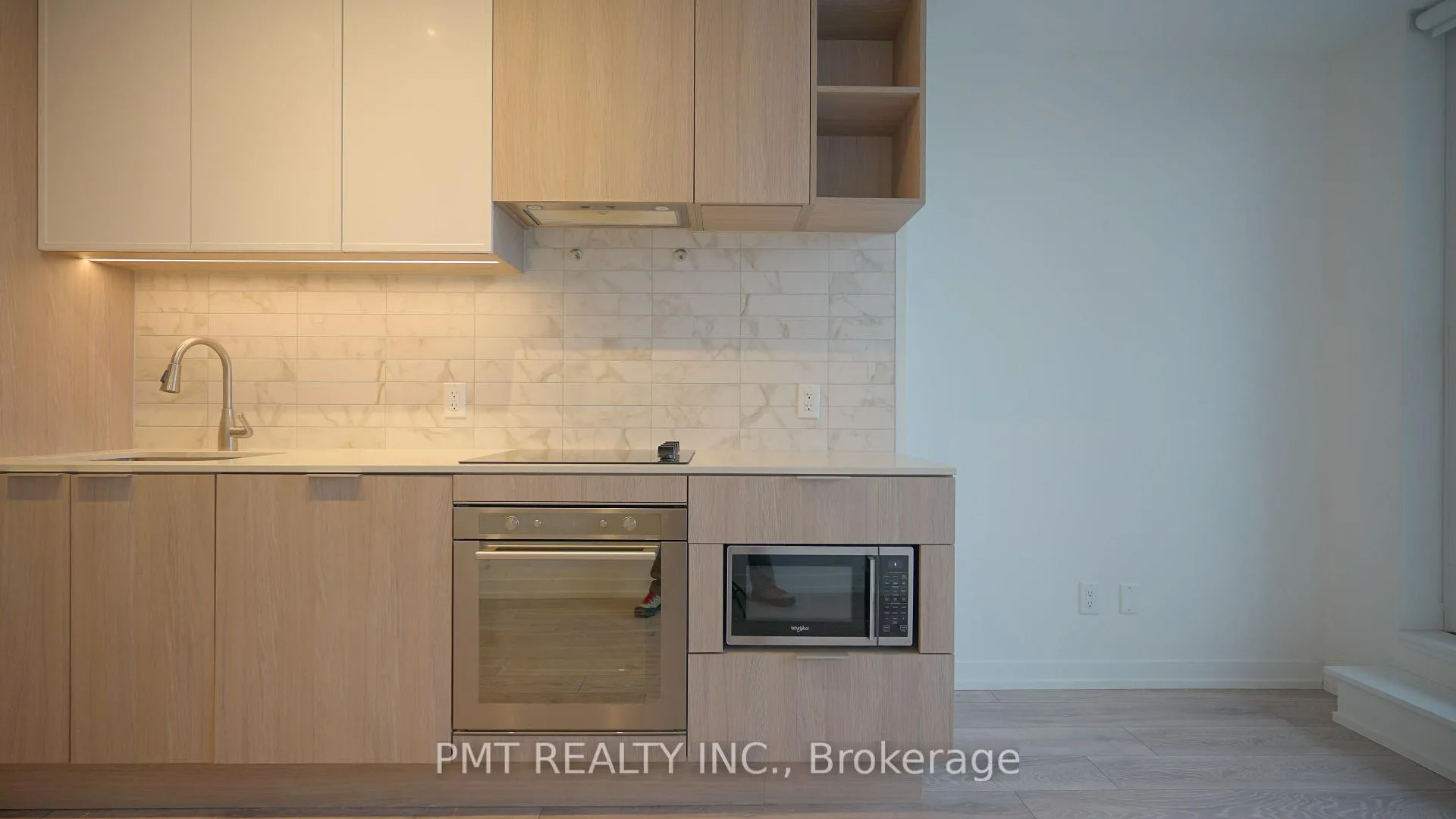 Photo 4 of Unit 631, 2020 Bathurst Street, Toronto, Humewood-Cedarvale — HOMEH