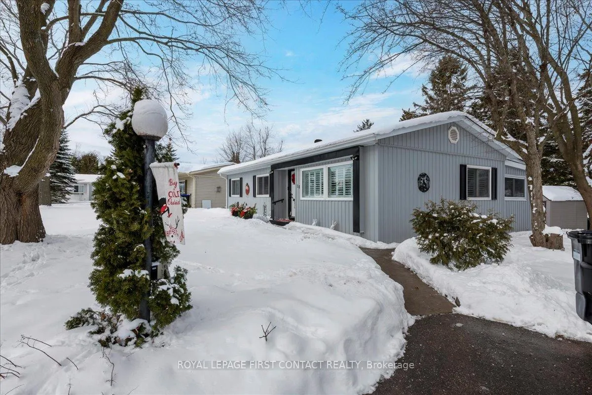 Photo 2 of 10 South Boulevard, Innisfil, Rural Innisfil — HOMEH