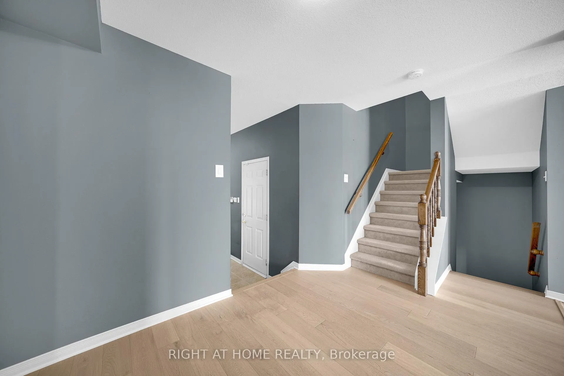 Photo 4 of 175 Kincardine Drive, Ottawa, Kanata - Glencairn/Hazeldean — HOMEH