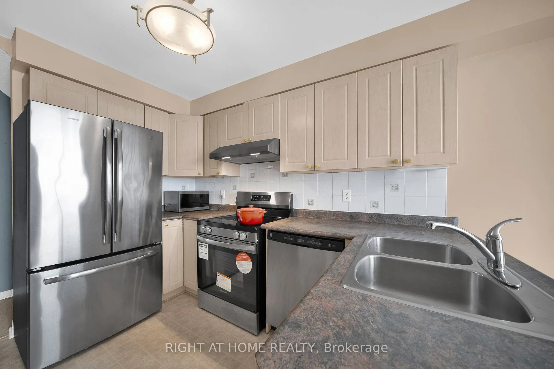 Photo 11 of 175 Kincardine Drive, Ottawa, Kanata - Glencairn/Hazeldean — HOMEH