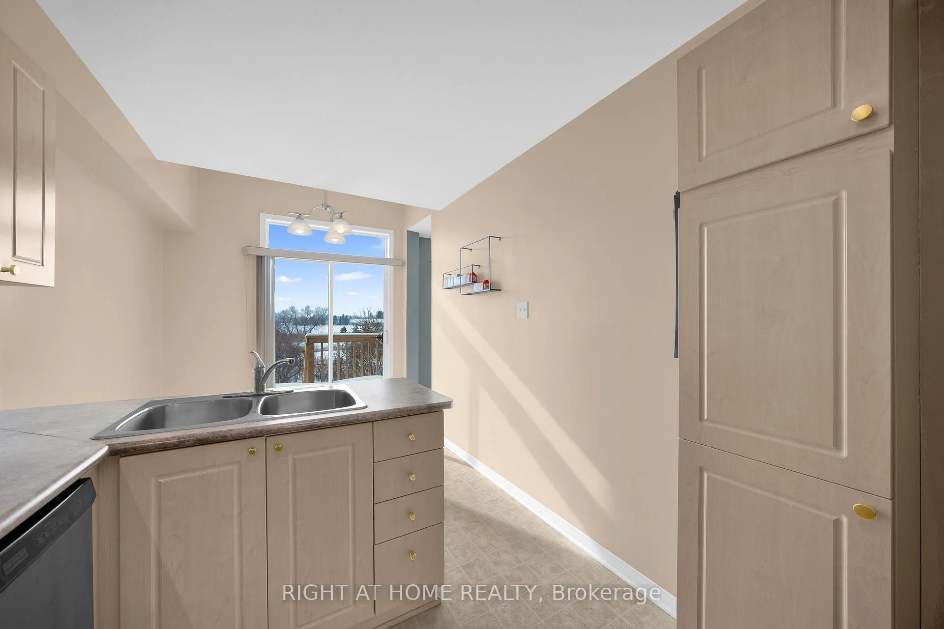 Photo 12 of 175 Kincardine Drive, Ottawa, Kanata - Glencairn/Hazeldean — HOMEH