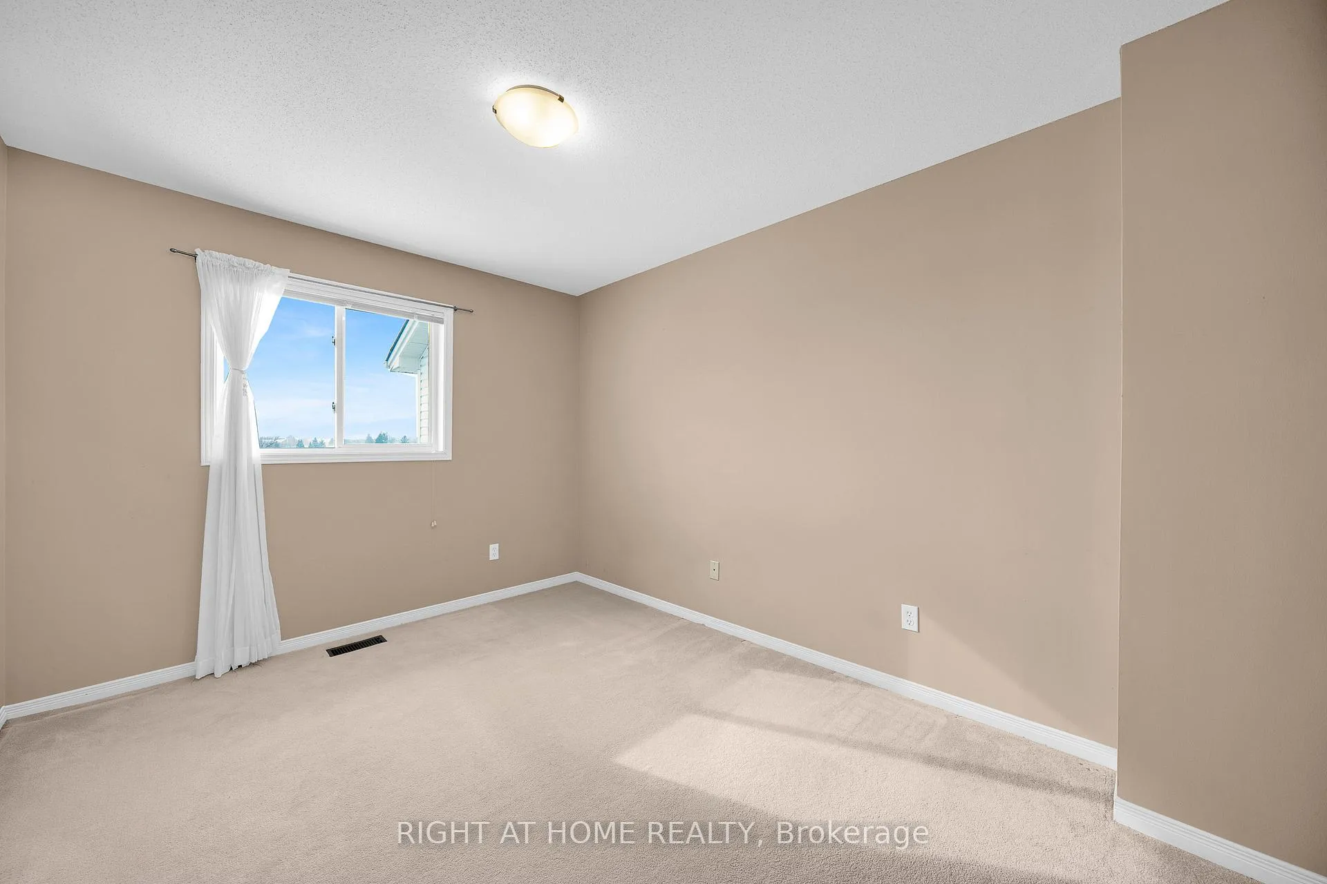 Photo 19 of 175 Kincardine Drive, Ottawa, Kanata - Glencairn/Hazeldean — HOMEH
