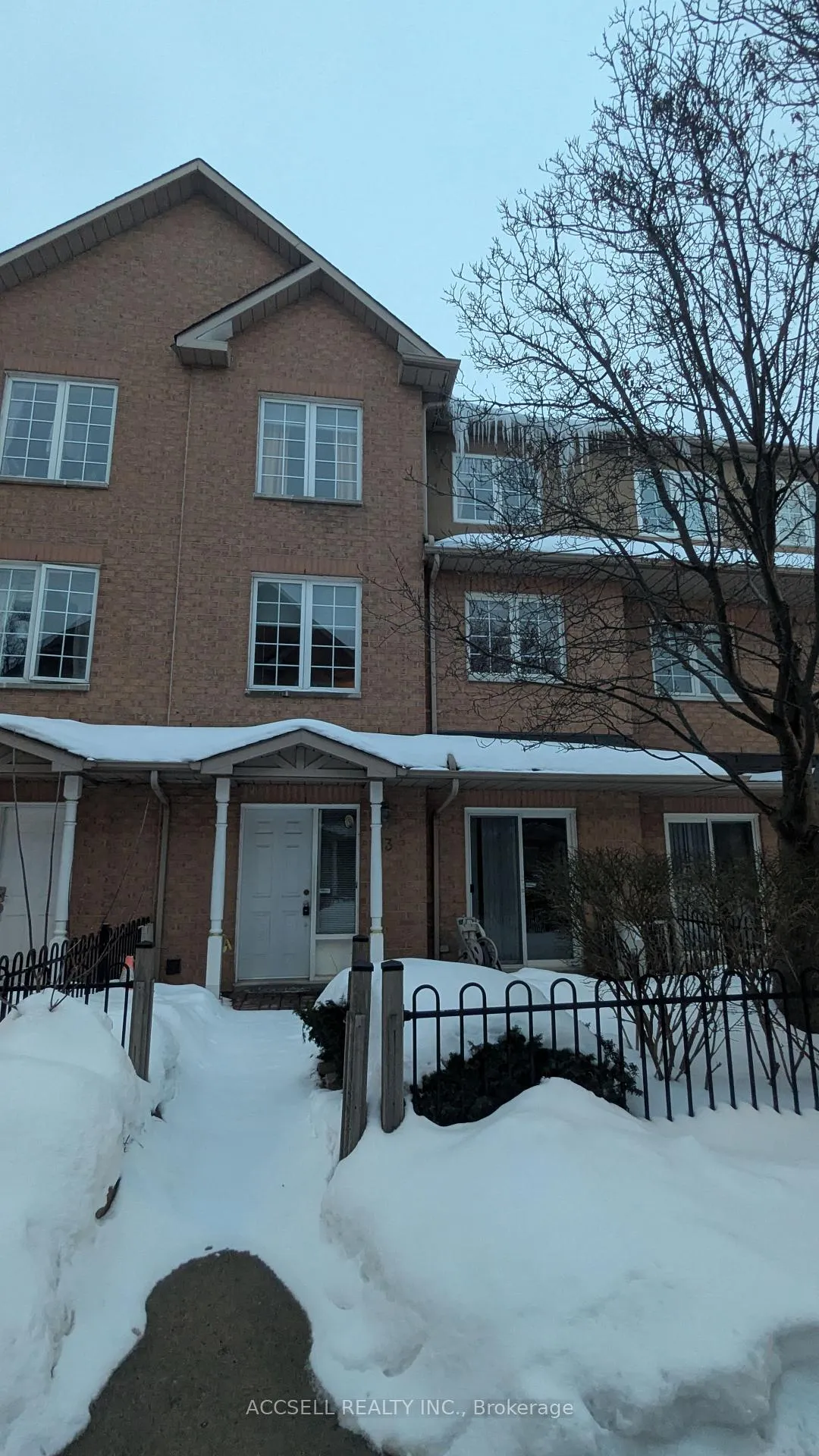Front of Unit 13, 20 St Moritz Way