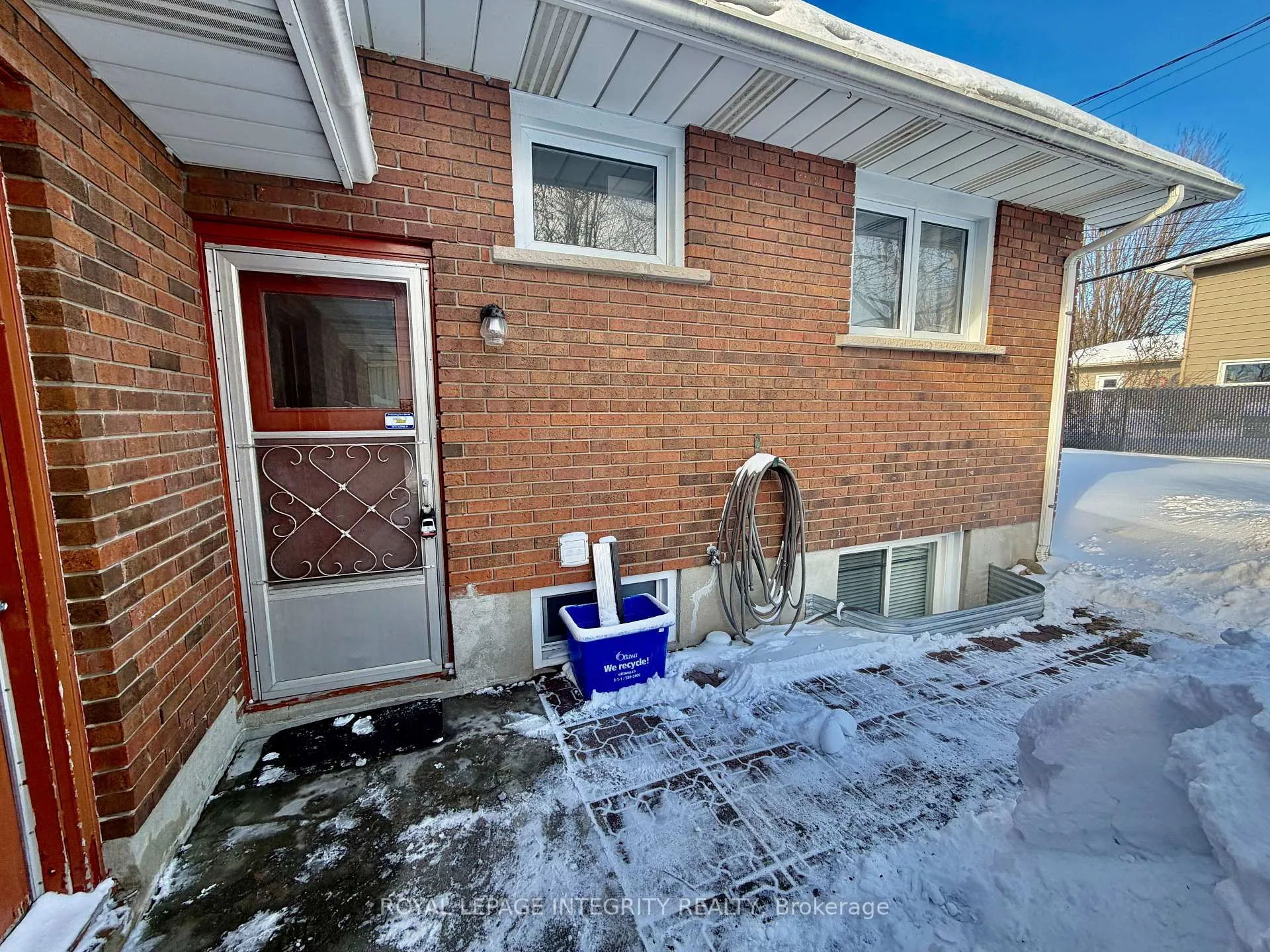 Photo 2 of Unit B, 2175 Martha Avenue, Ottawa, Hawthorne Meadows — HOMEH