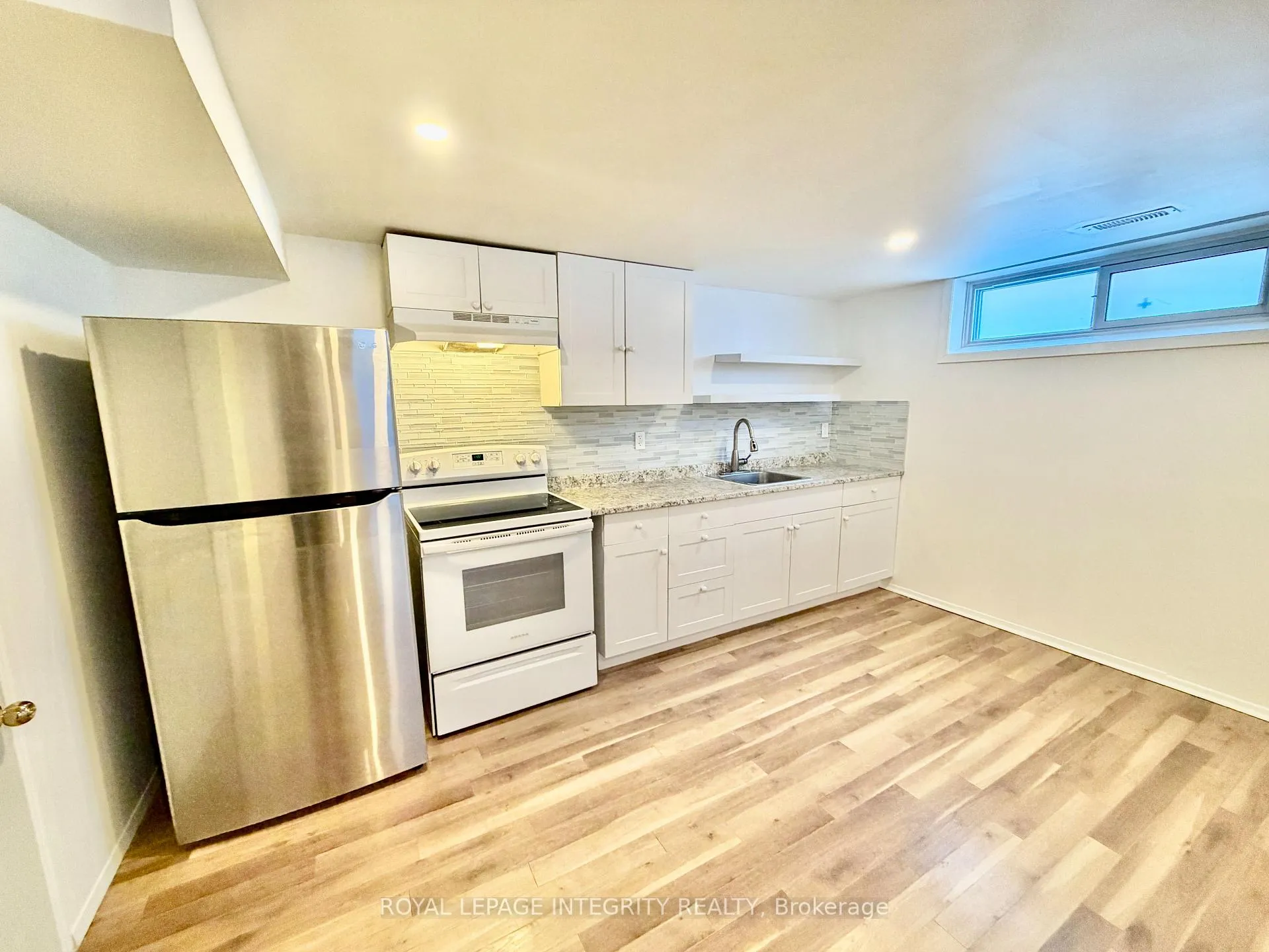 Photo 5 of Unit B, 2175 Martha Avenue, Ottawa, Hawthorne Meadows — HOMEH