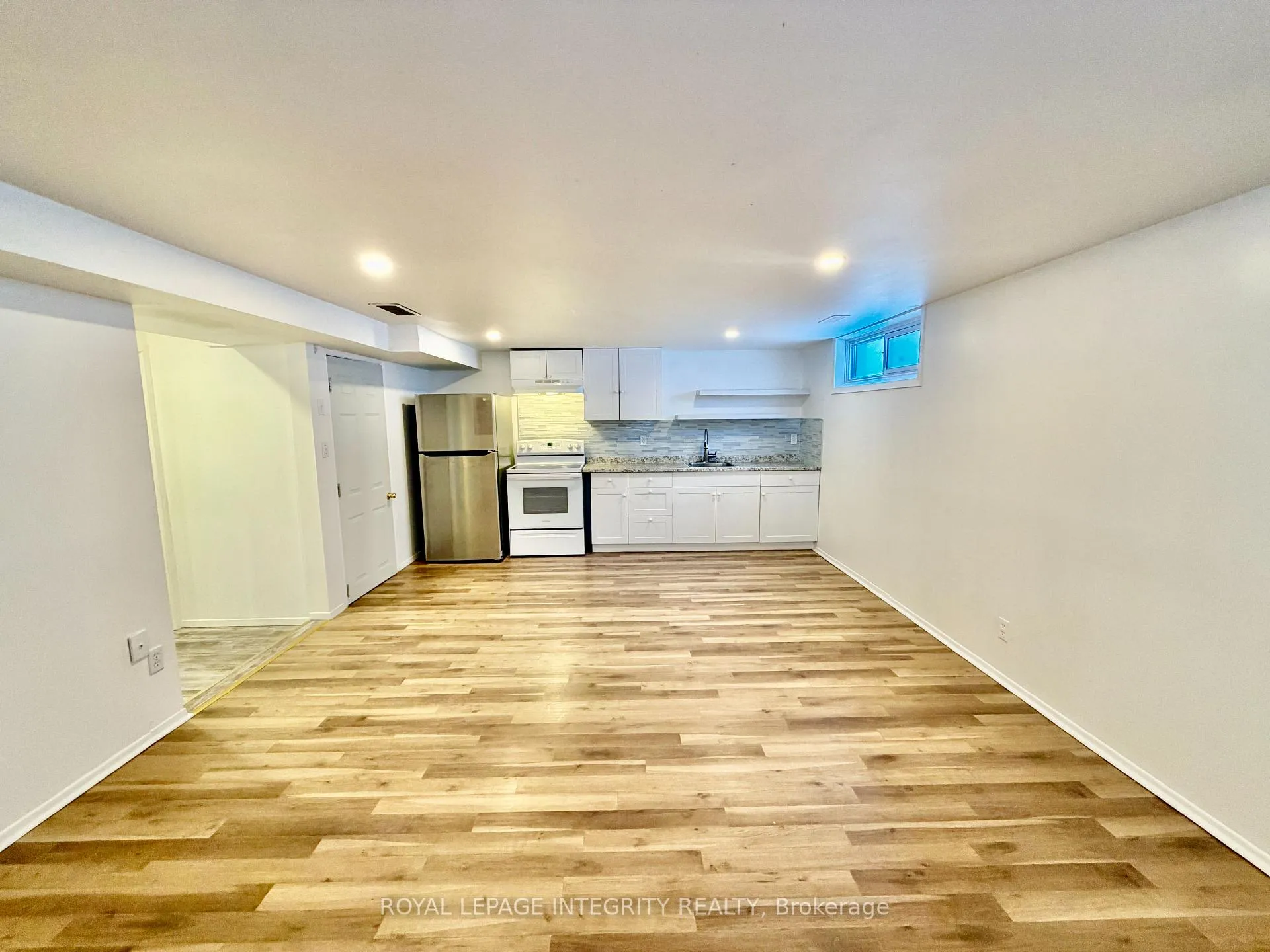 Photo 6 of Unit B, 2175 Martha Avenue, Ottawa, Hawthorne Meadows — HOMEH