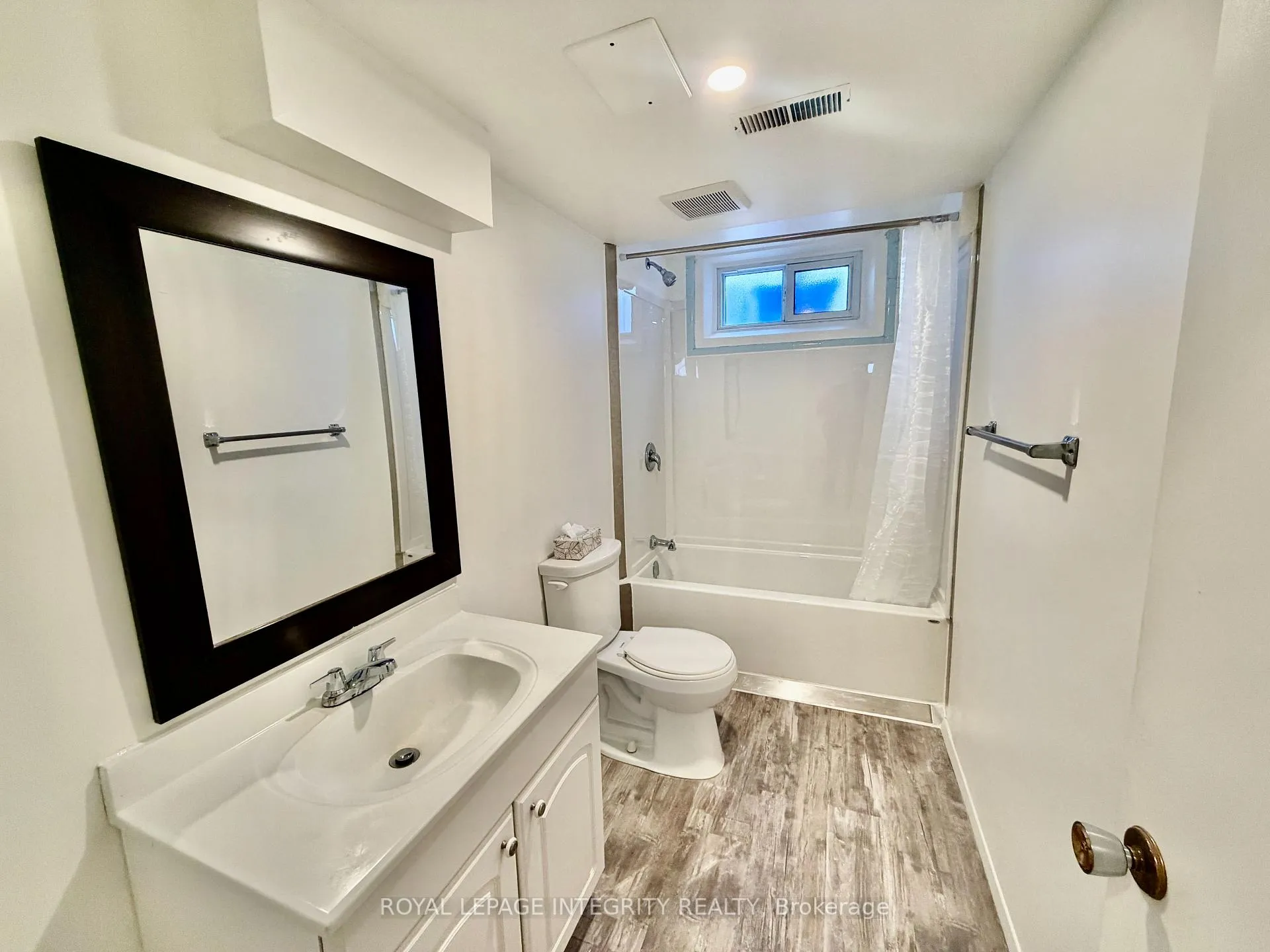 Photo 11 of Unit B, 2175 Martha Avenue, Ottawa, Hawthorne Meadows — HOMEH