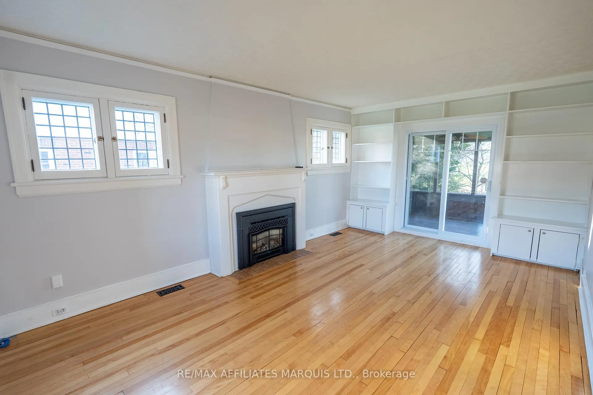 Photo 2 of 9 Old Orchard Avenue, Cornwall — HOMEH