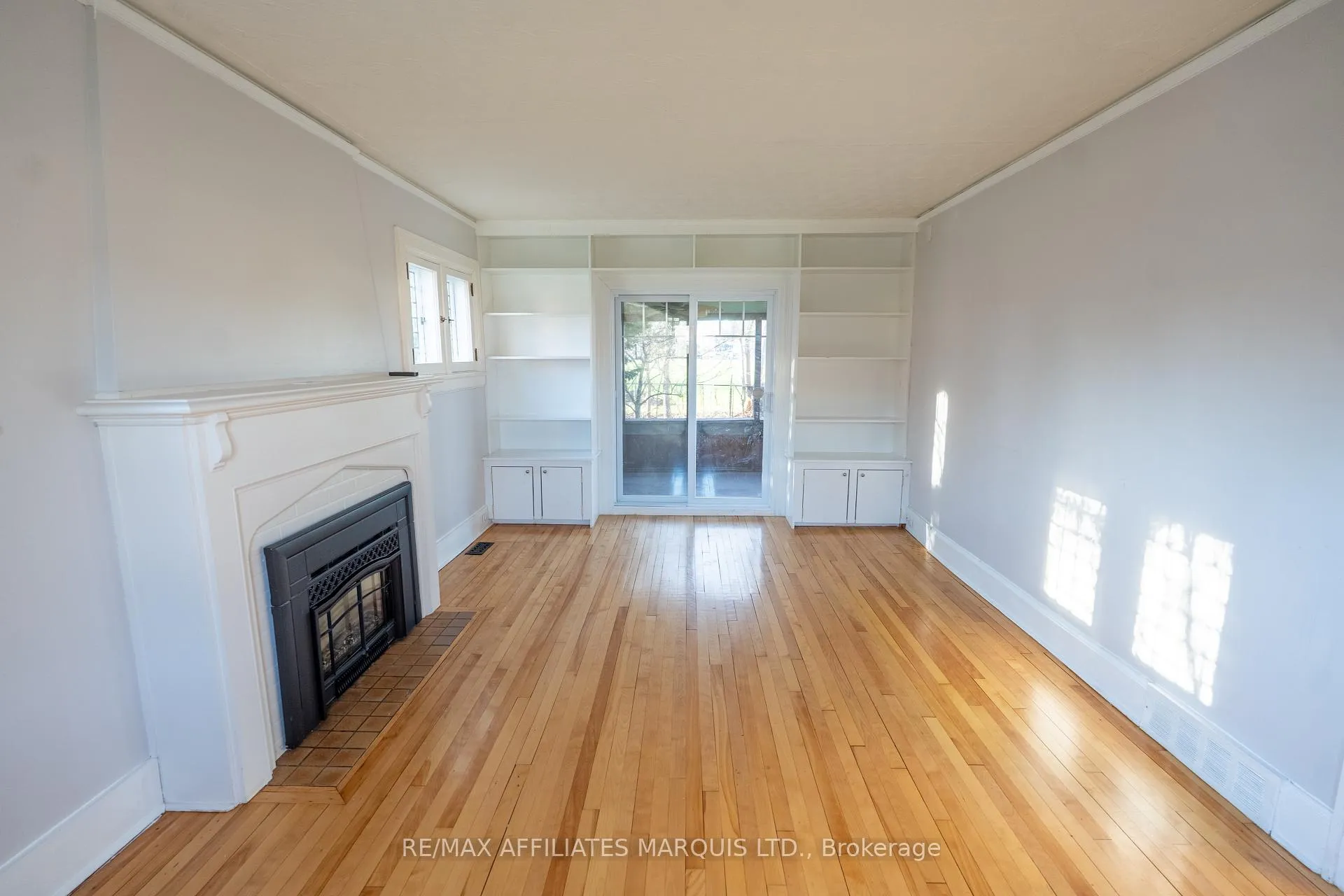 Photo 3 of 9 Old Orchard Avenue, Cornwall — HOMEH