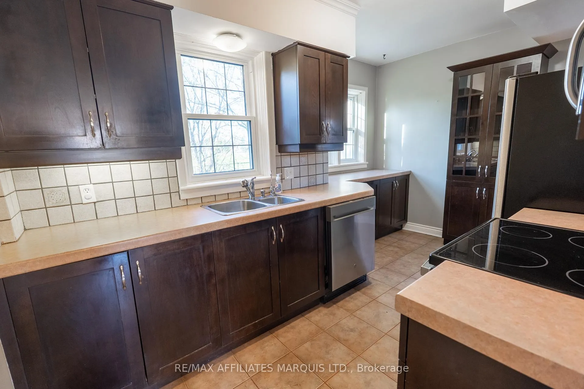 Photo 6 of 9 Old Orchard Avenue, Cornwall — HOMEH