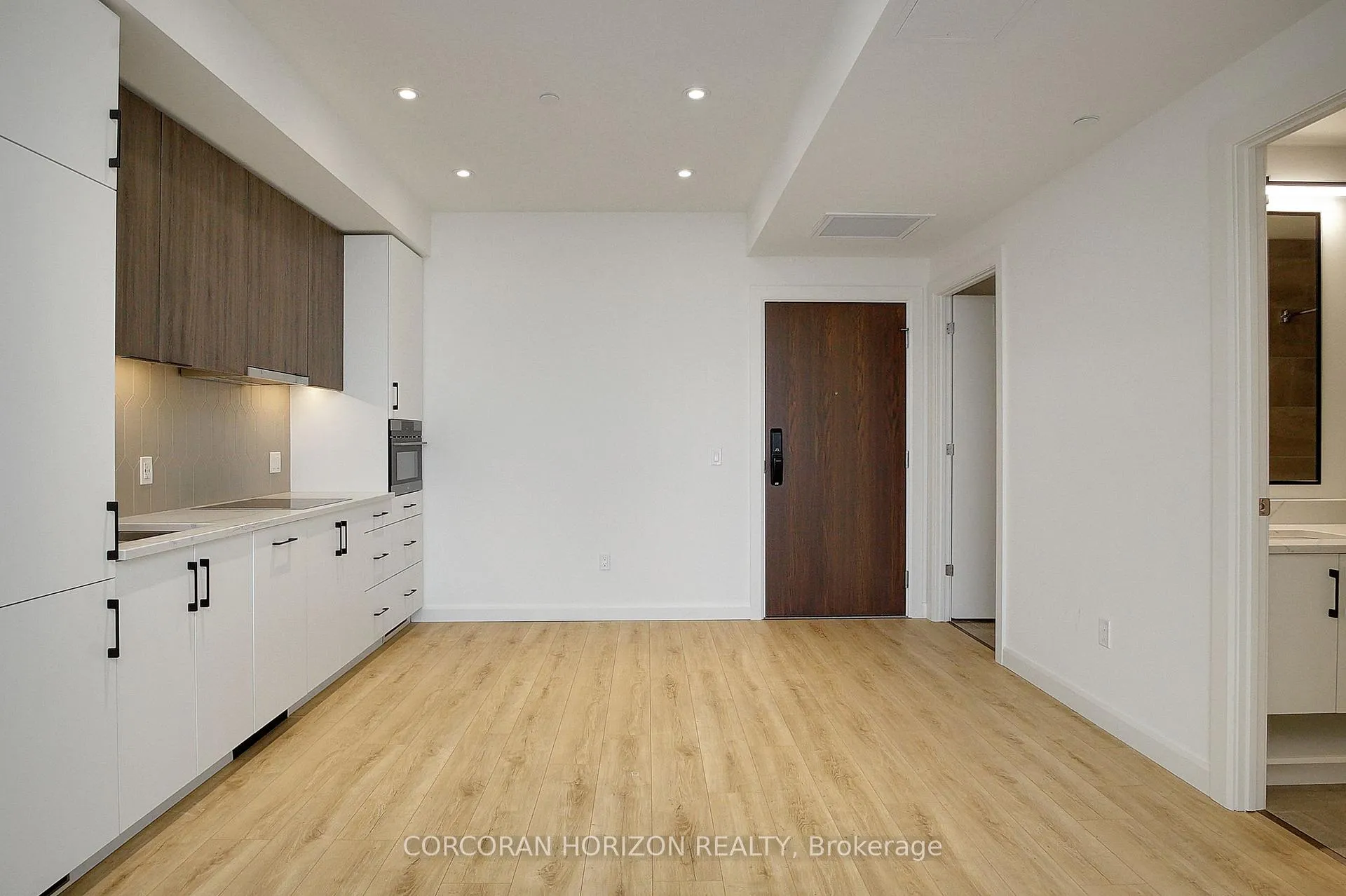 Photo 8 of Unit 1602, 741 King Street W, Kitchener — HOMEH