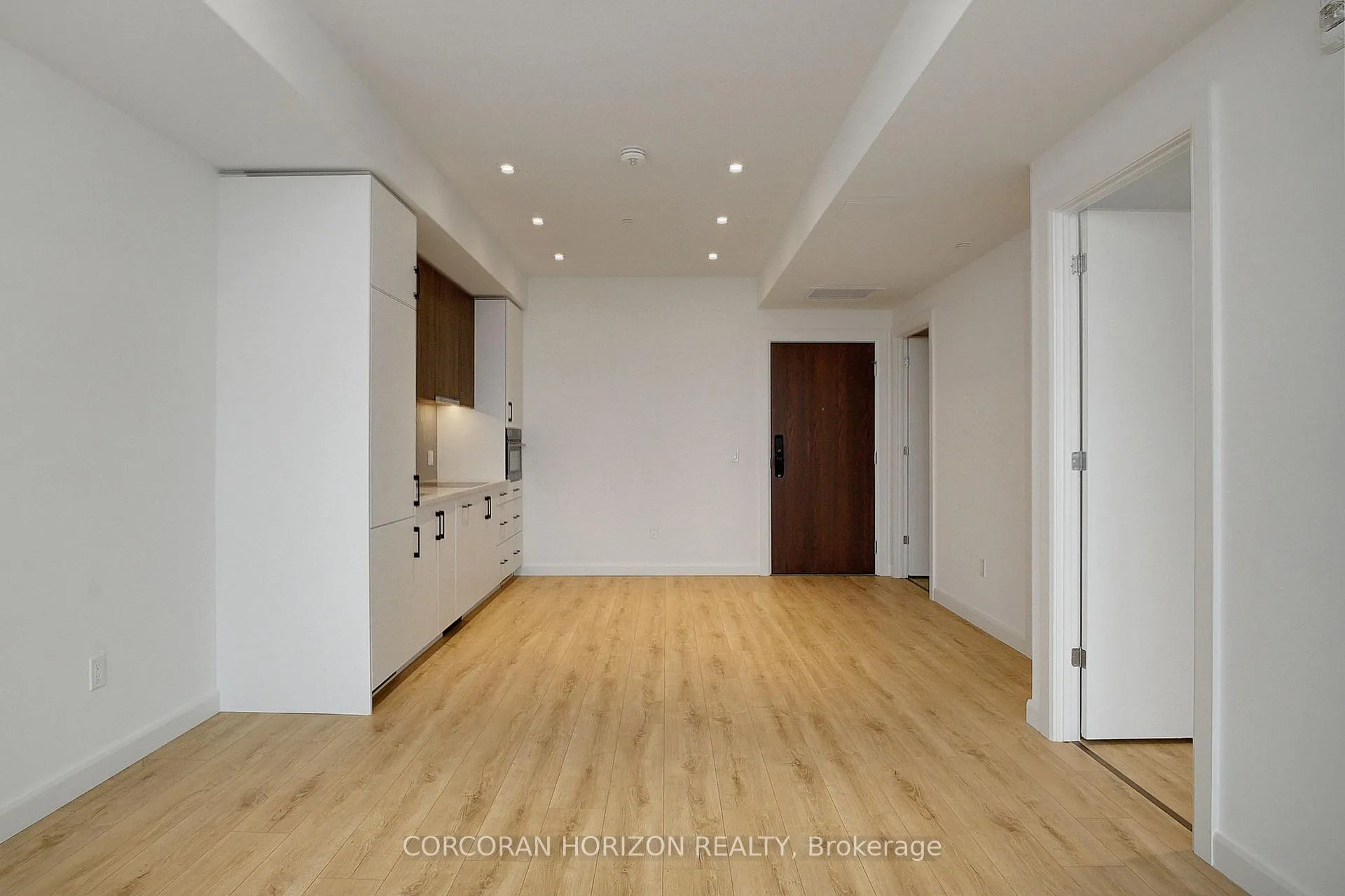 Photo 9 of Unit 1602, 741 King Street W, Kitchener — HOMEH