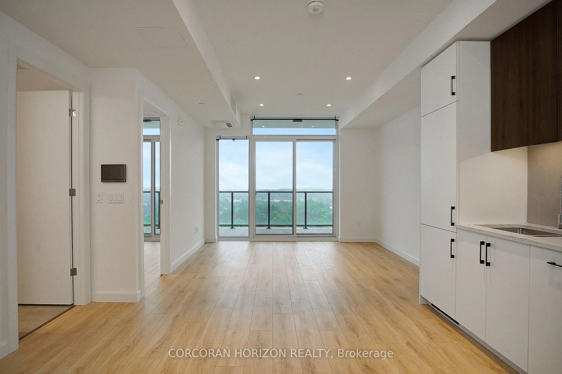 Photo 10 of Unit 1602, 741 King Street W, Kitchener — HOMEH