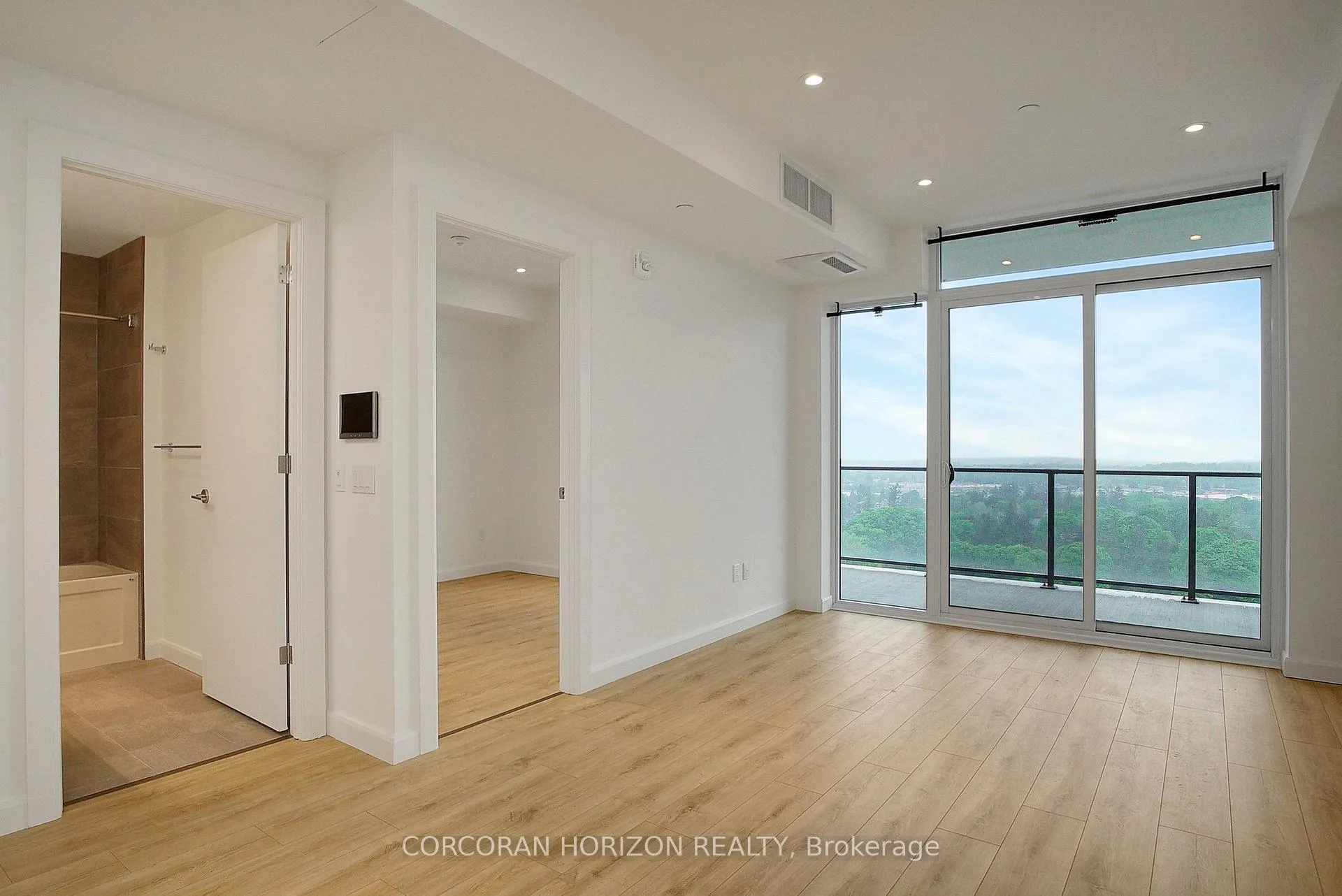 Photo 12 of Unit 1602, 741 King Street W, Kitchener — HOMEH