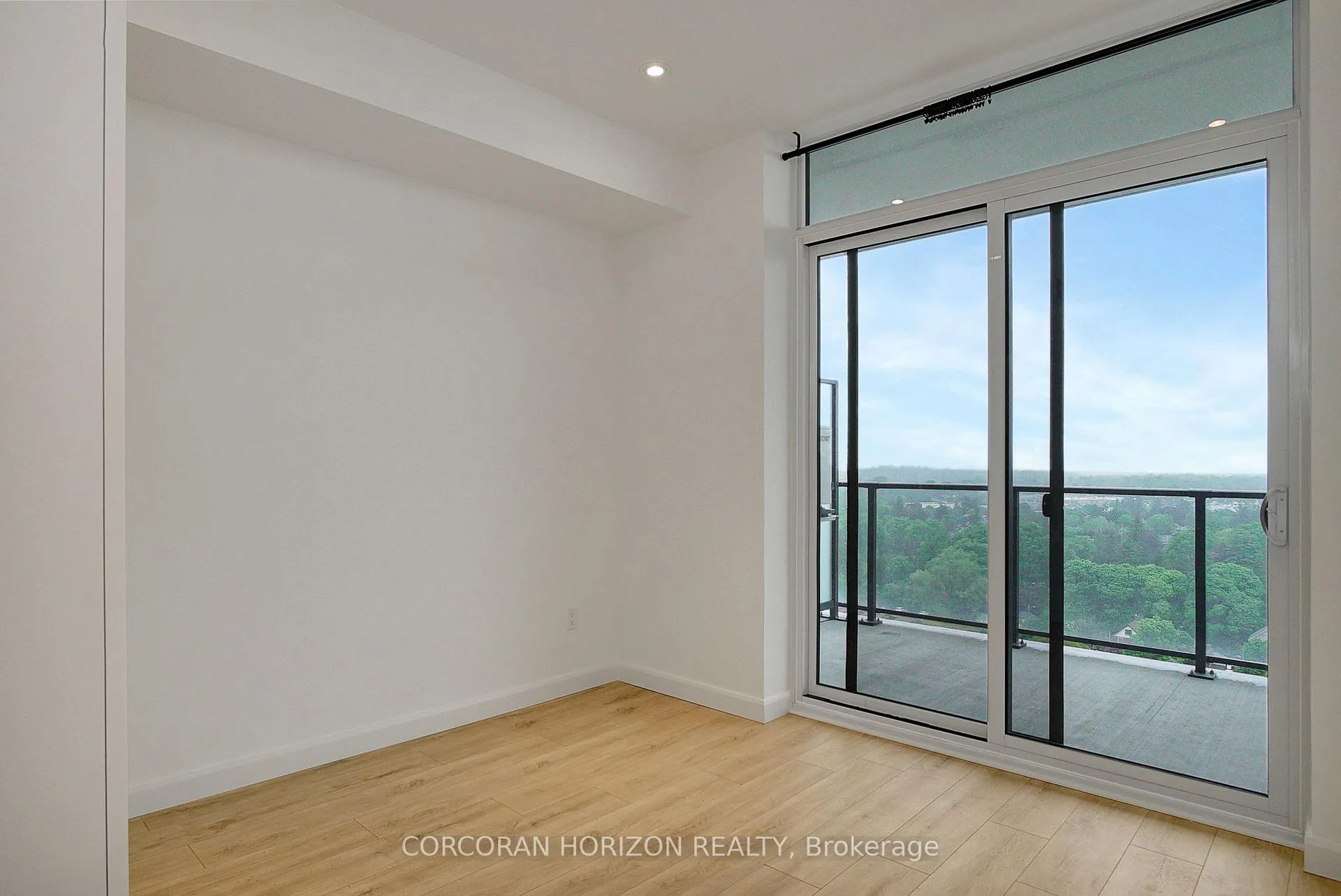 Photo 13 of Unit 1602, 741 King Street W, Kitchener — HOMEH