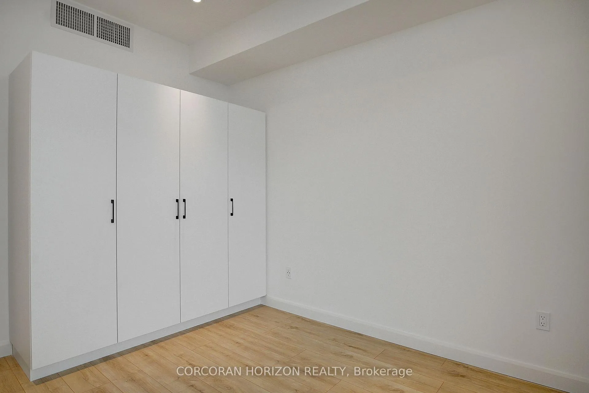 Photo 14 of Unit 1602, 741 King Street W, Kitchener — HOMEH