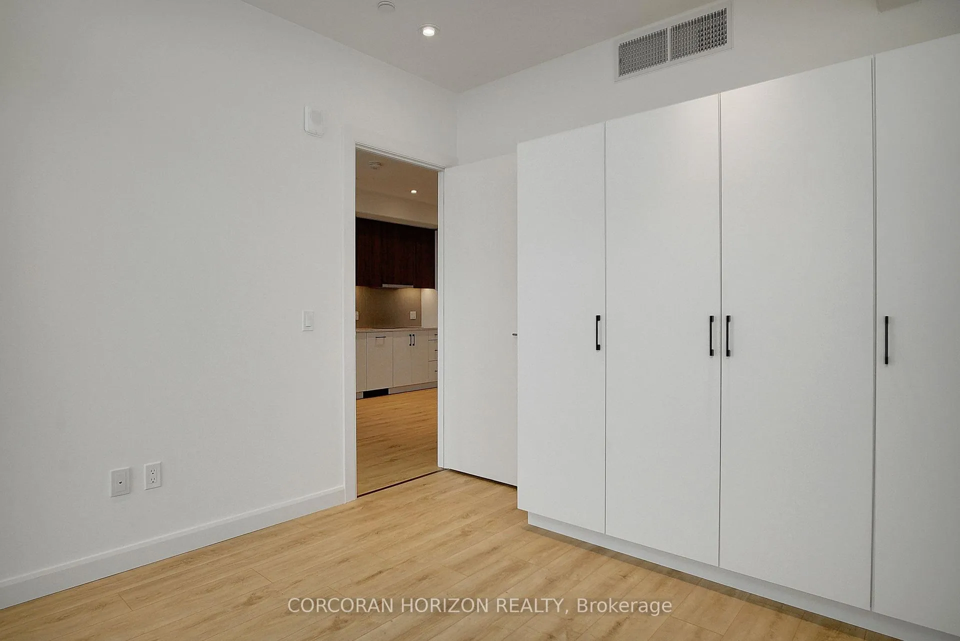 Photo 15 of Unit 1602, 741 King Street W, Kitchener — HOMEH