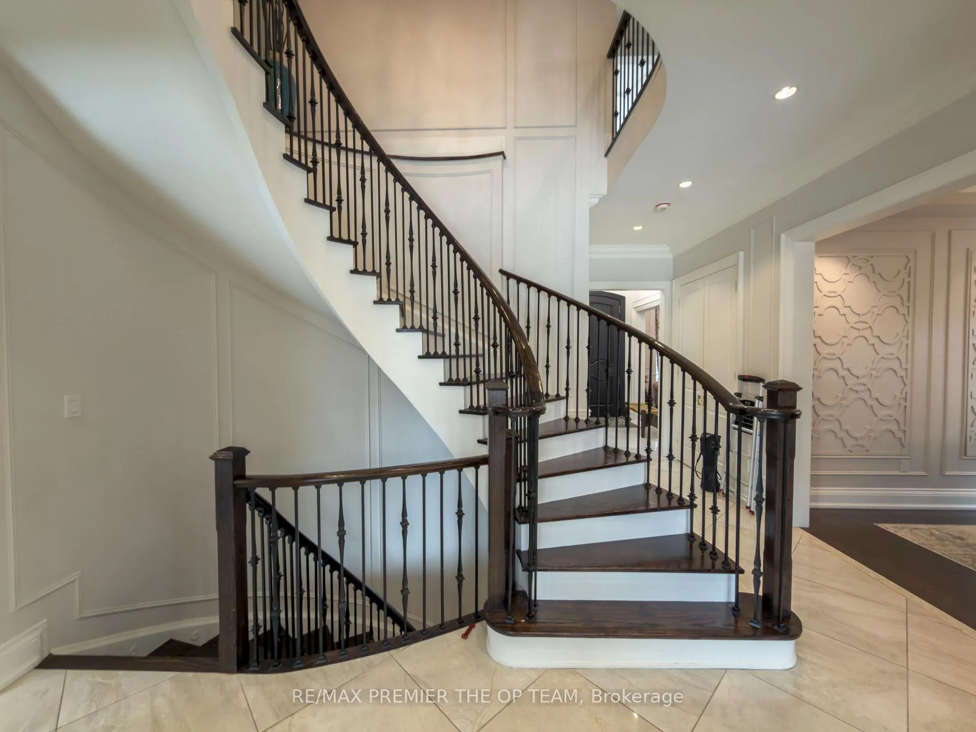 Photo 18 of 4 John Carroll Drive, Brampton, Toronto Gore Rural Estate — HOMEH