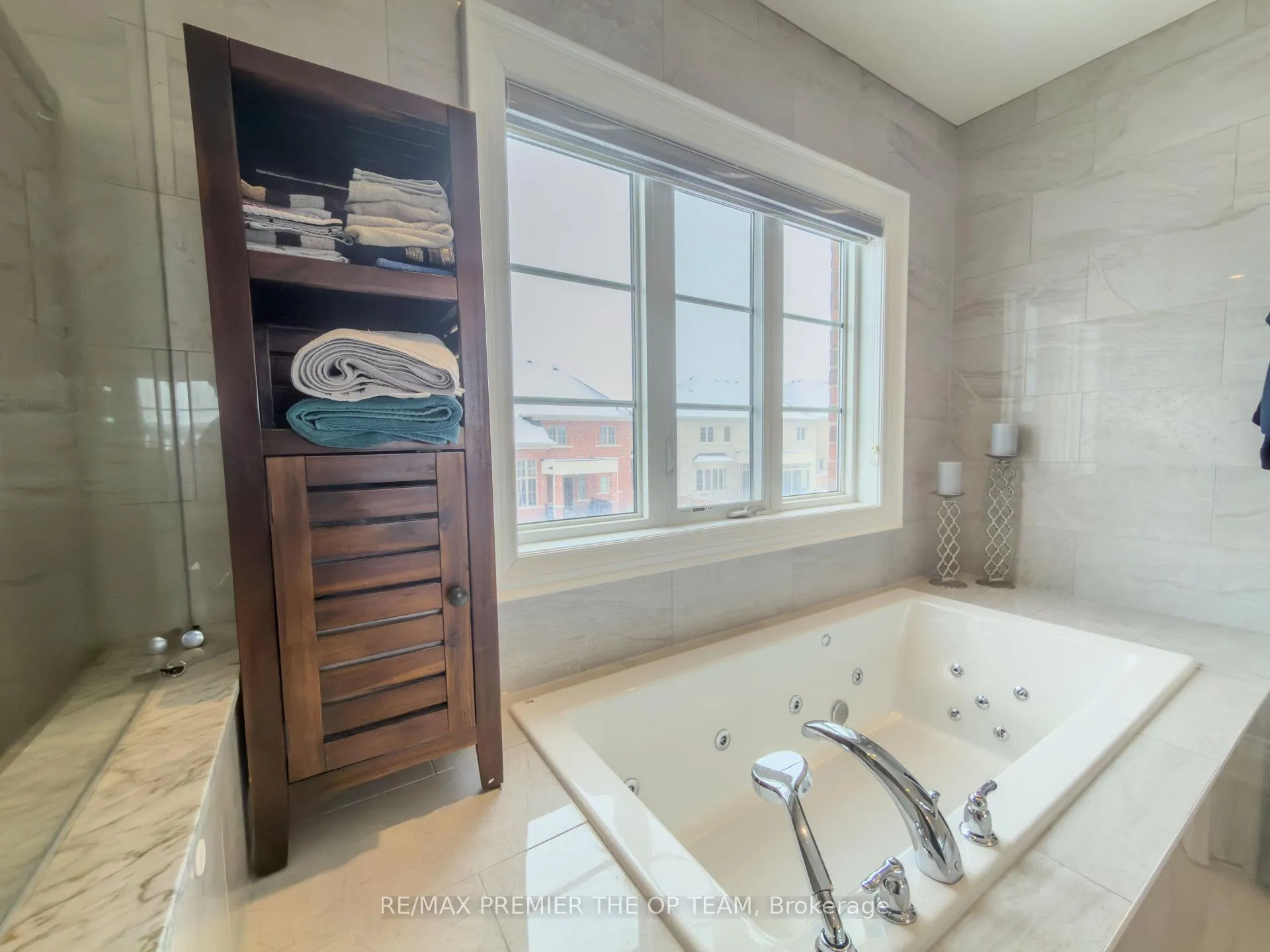 Photo 27 of 4 John Carroll Drive, Brampton, Toronto Gore Rural Estate — HOMEH