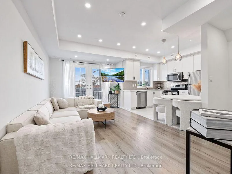 Photo 6 of Unit D09, 26 Bruce Street, Vaughan, East Woodbridge — HOMEH