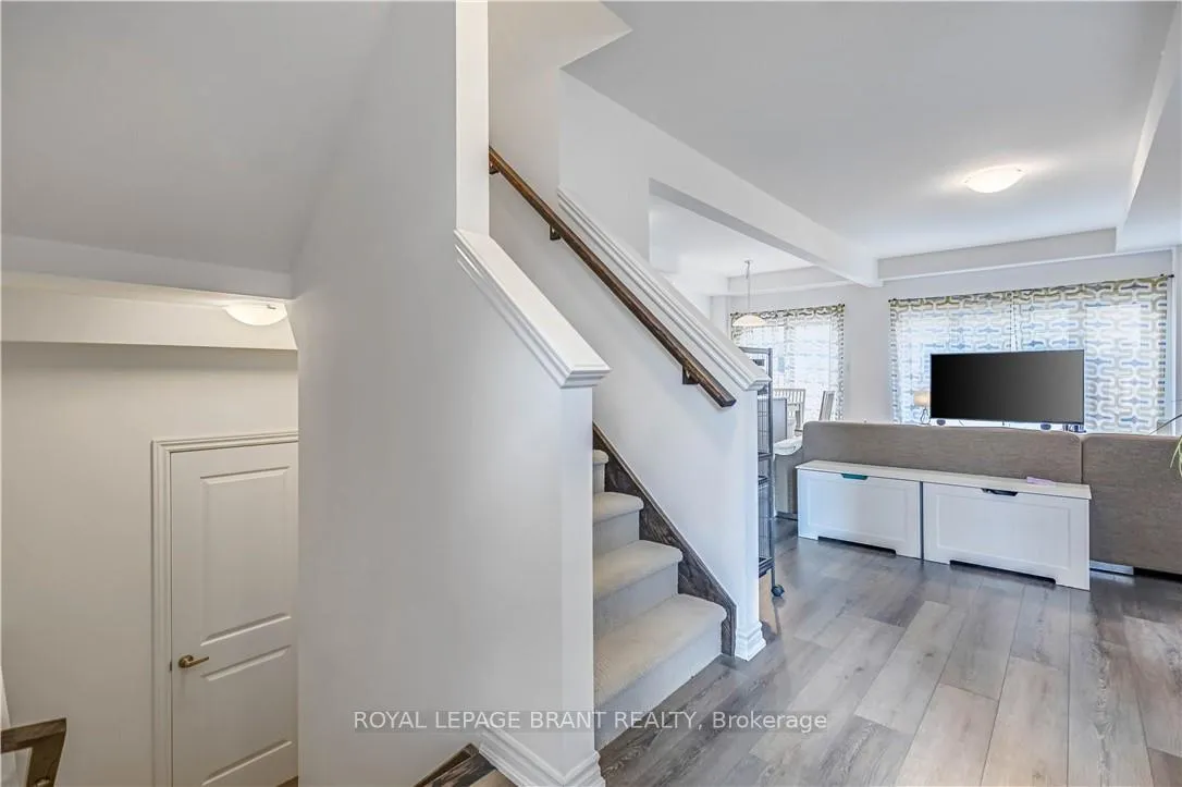 Photo 4 of 29 Bellhouse Avenue, Brantford — HOMEH
