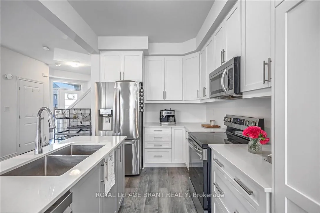 Photo 7 of 29 Bellhouse Avenue, Brantford — HOMEH