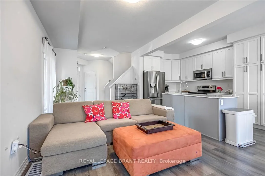 Photo 12 of 29 Bellhouse Avenue, Brantford — HOMEH