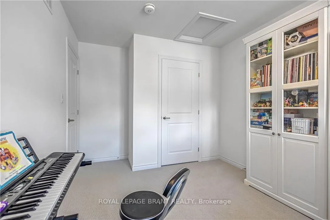 Photo 21 of 29 Bellhouse Avenue, Brantford — HOMEH