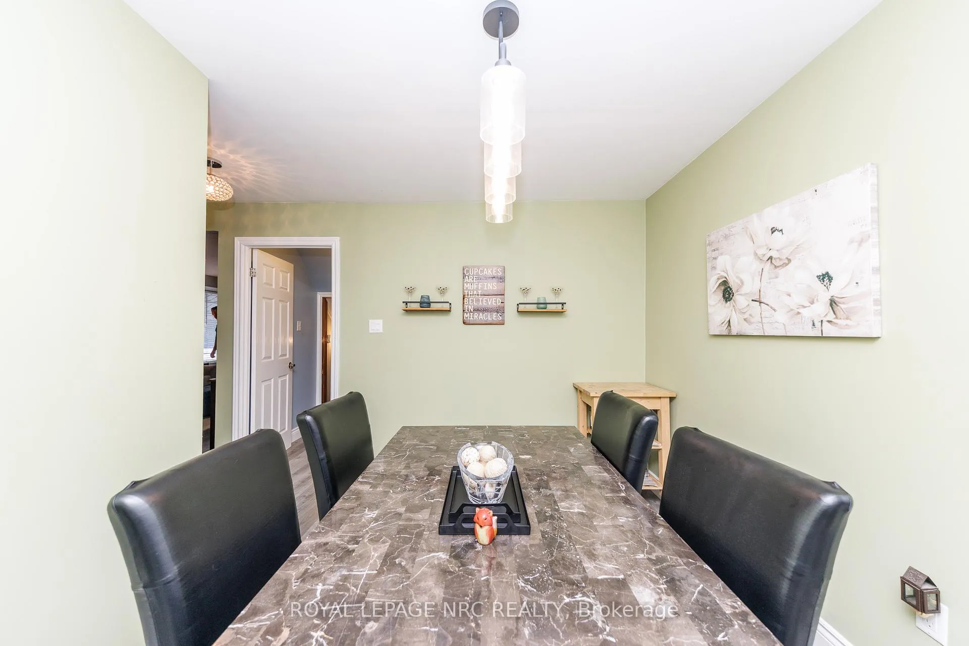 Photo 27 of 40 Shakespeare Avenue, St. Catharines, Haig — HOMEH