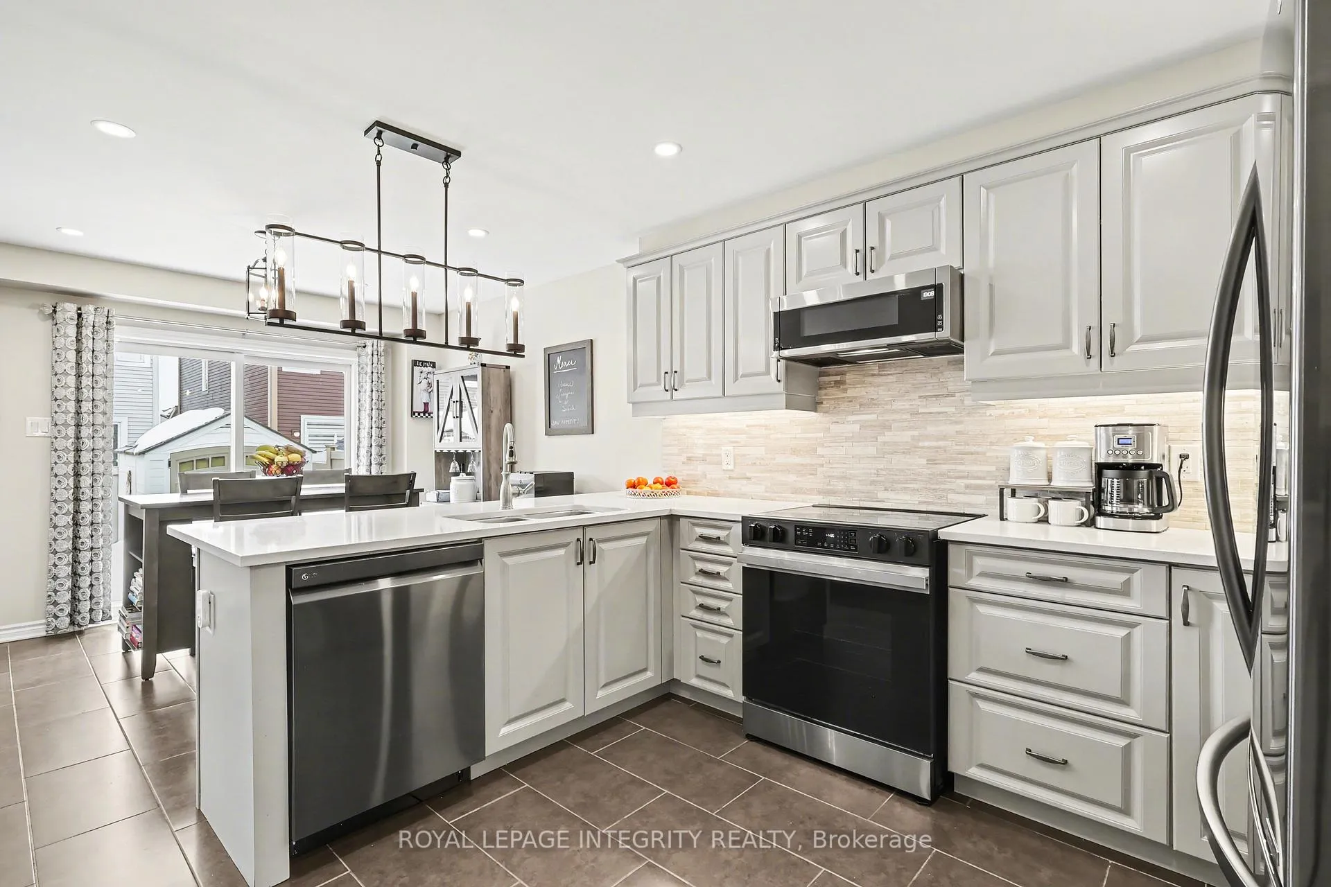 Photo 11 of 536 Arum Terrace, Ottawa, Avalon West — HOMEH