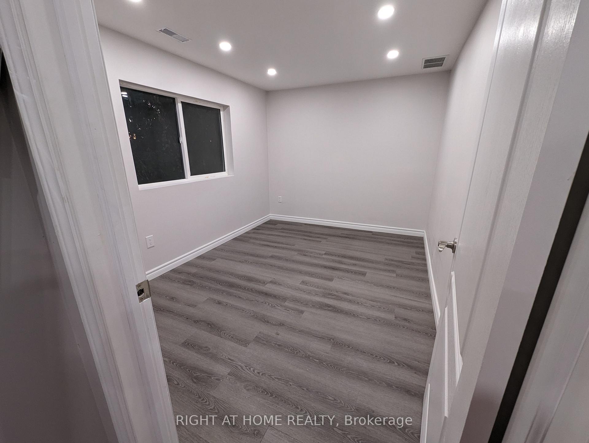 Front of Unit Unit B, 485 Woodchoppers Lane