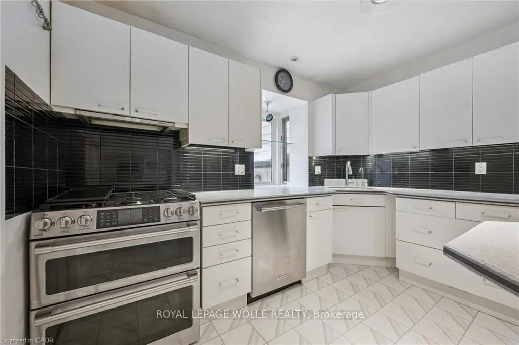 Photo 20 of 123 Lorraine Avenue, Kitchener — HOMEH