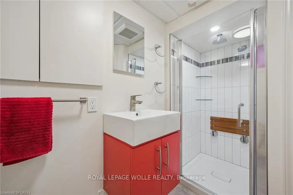 Photo 36 of 123 Lorraine Avenue, Kitchener — HOMEH