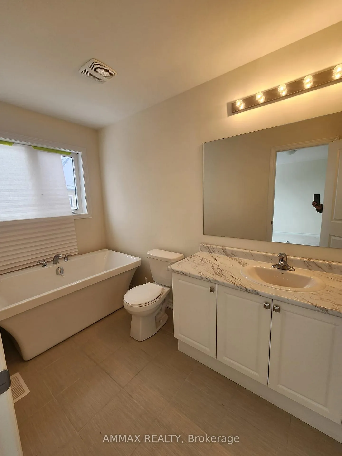 Photo 12 of 2542 Hibiscus Drive, Pickering, Rural Pickering — HOMEH