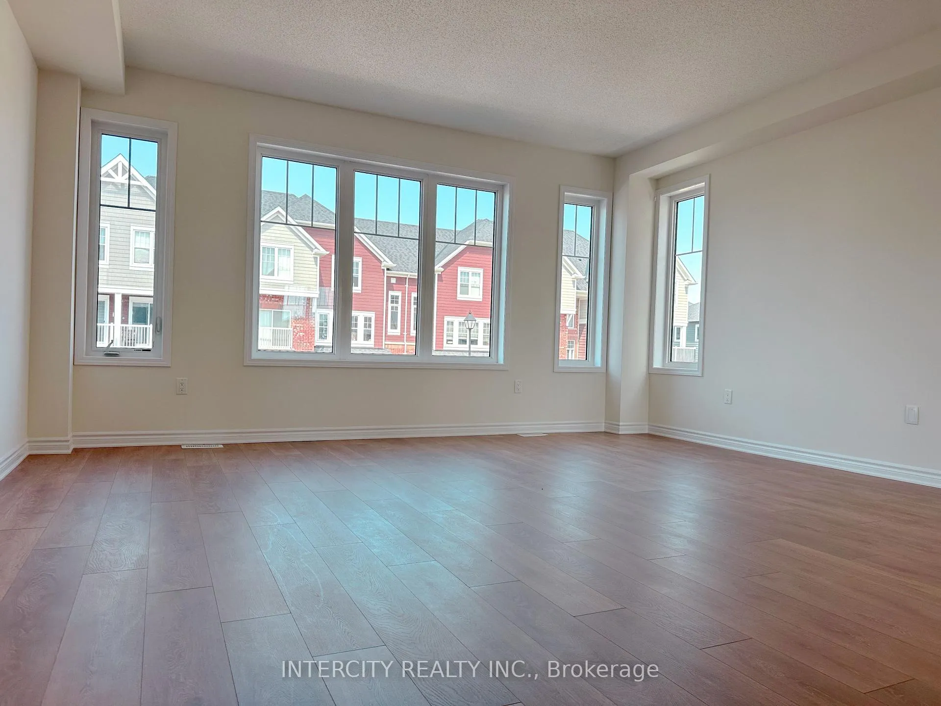 Photo 7 of 88 Sandhill Crane Drive, Wasaga Beach — HOMEH