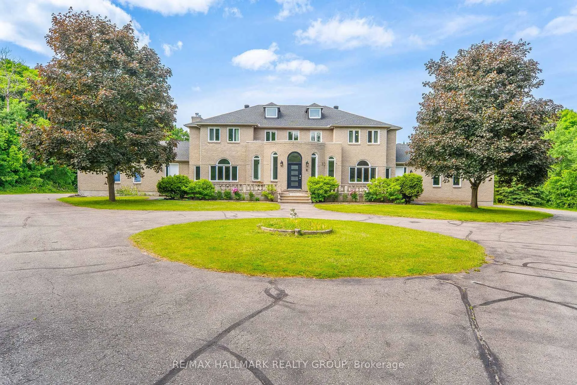 Front of 5749 Knights Drive