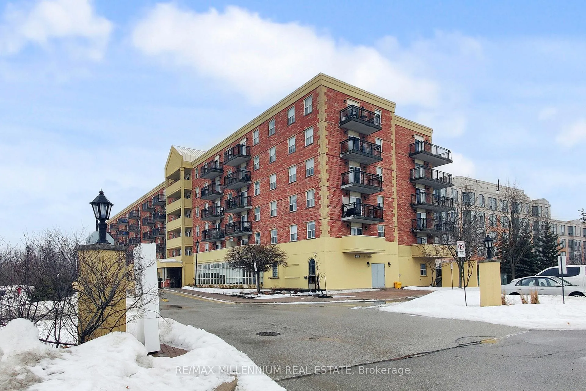 Photo 1 of Unit 619, 7373 Martingrove Road, Vaughan, Vaughan Grove — HOMEH