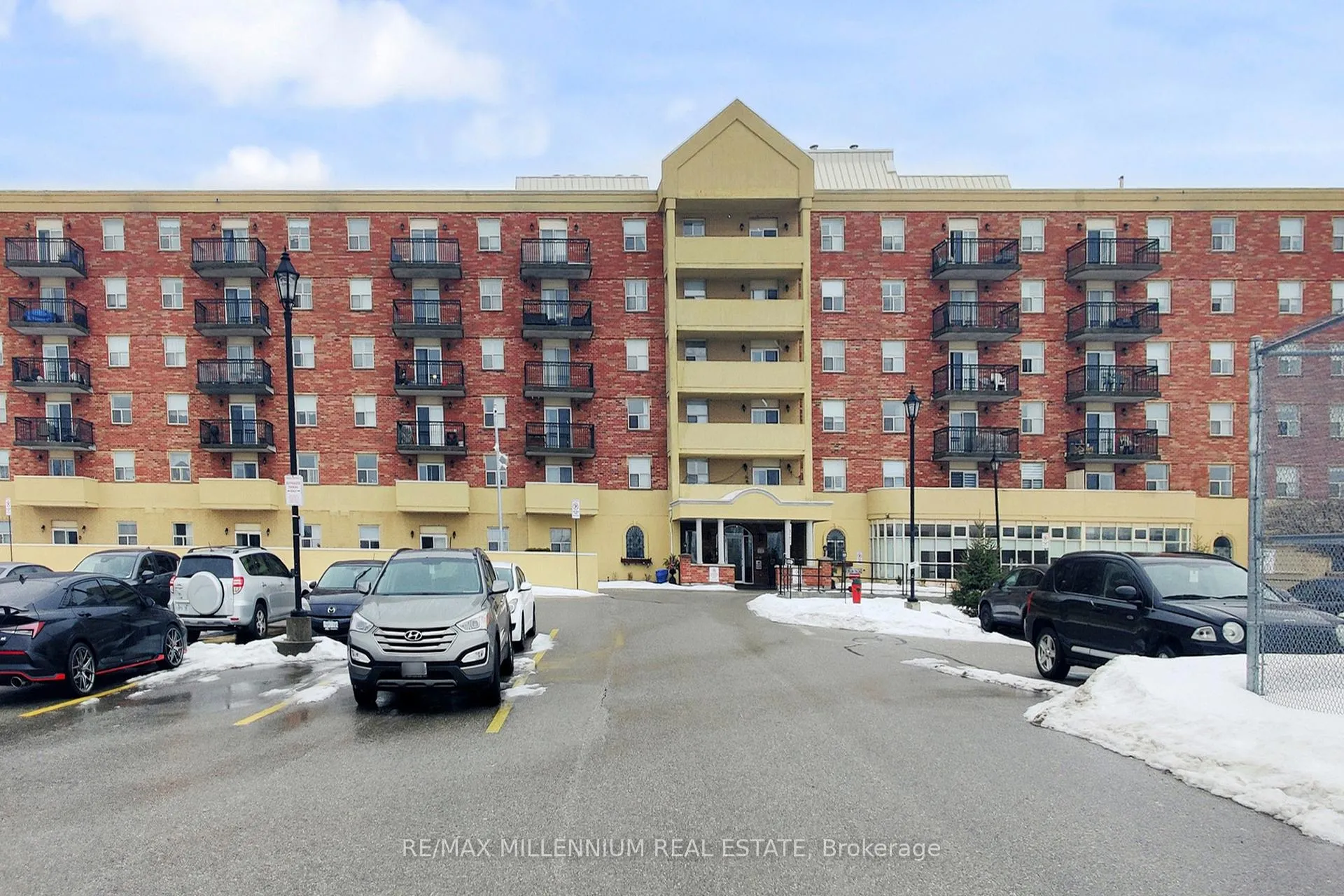 Photo 2 of Unit 619, 7373 Martingrove Road, Vaughan, Vaughan Grove — HOMEH