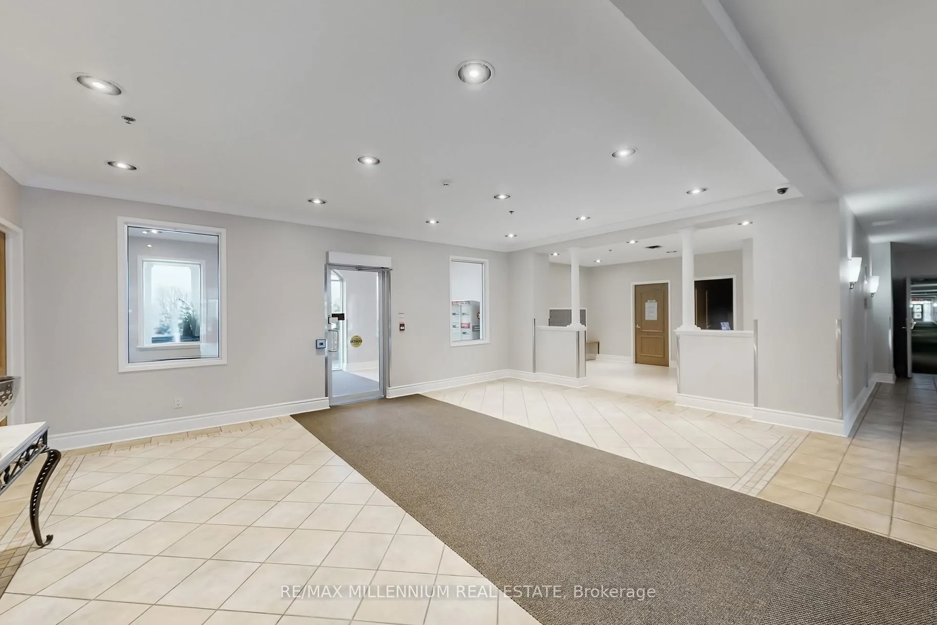 Photo 4 of Unit 619, 7373 Martingrove Road, Vaughan, Vaughan Grove — HOMEH